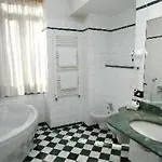 Due Mondi Hotel