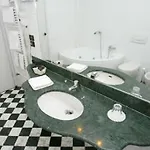 Due Mondi Hotel 3*