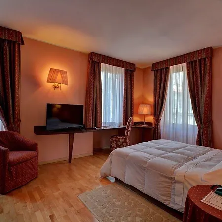 Due Mondi 3* Турин