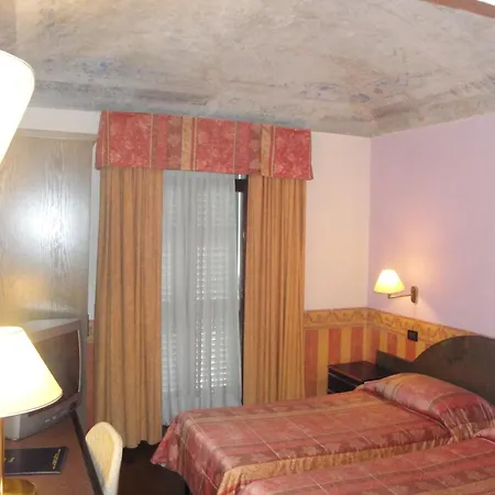 Due Mondi 3* Turín