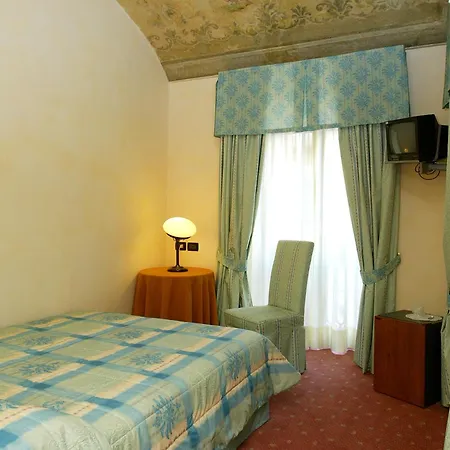Due Mondi Hotel