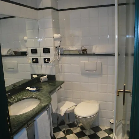 Due Mondi Hotel 3*