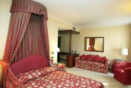 Due Mondi 3* Турин