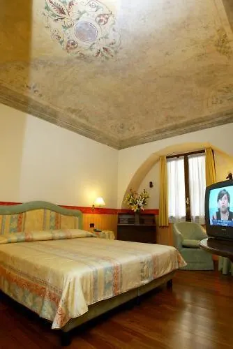 فندق Due Mondi 3*
