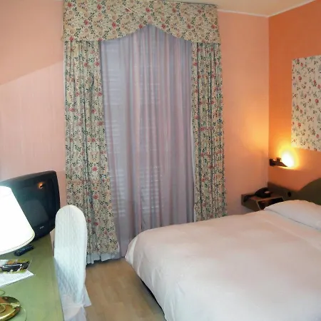 Due Mondi فندق تورينو