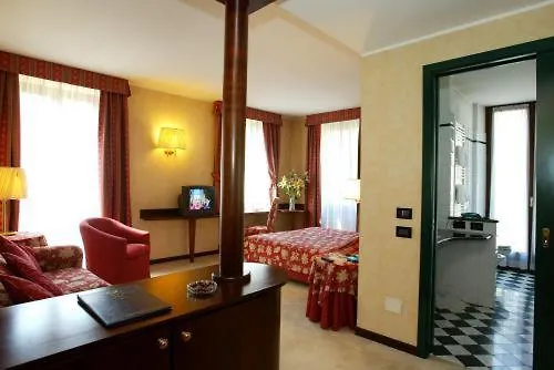 Due Mondi Hotel 3*